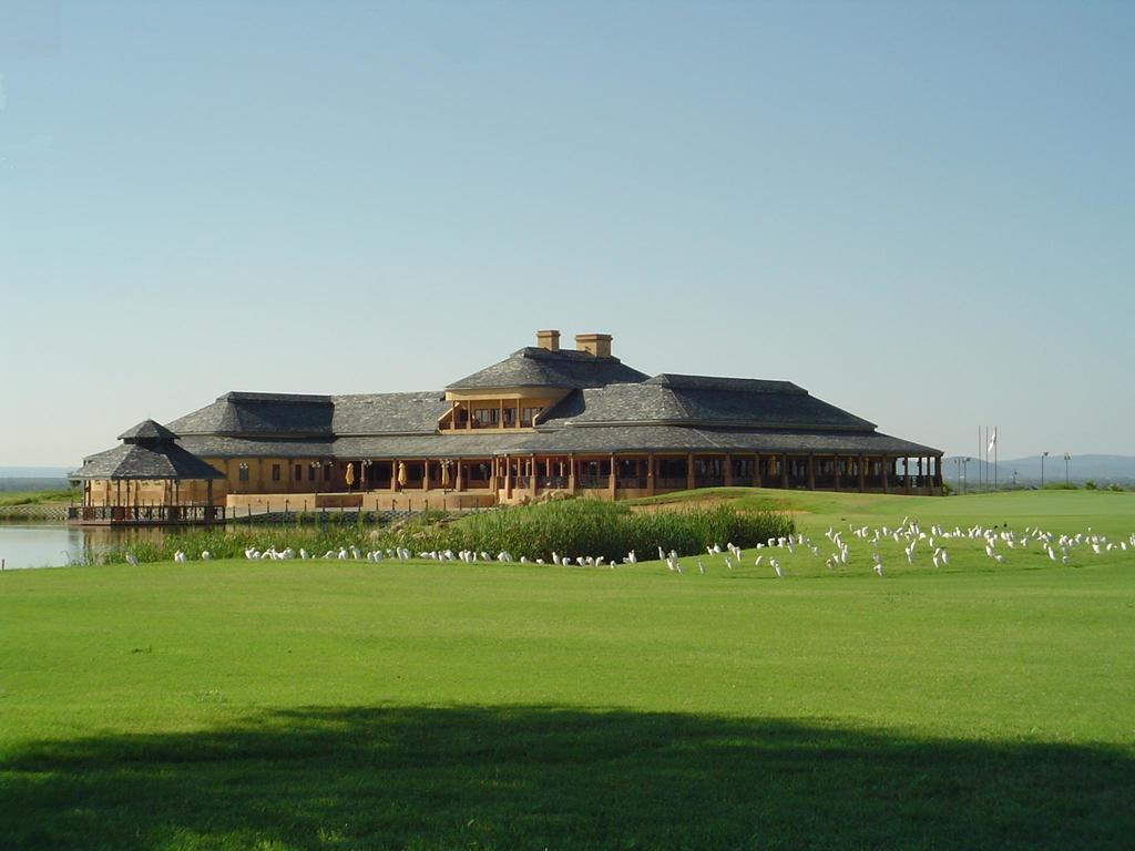Phakalane Golf Estate Hotel Resort Gaborone Eksteriør billede