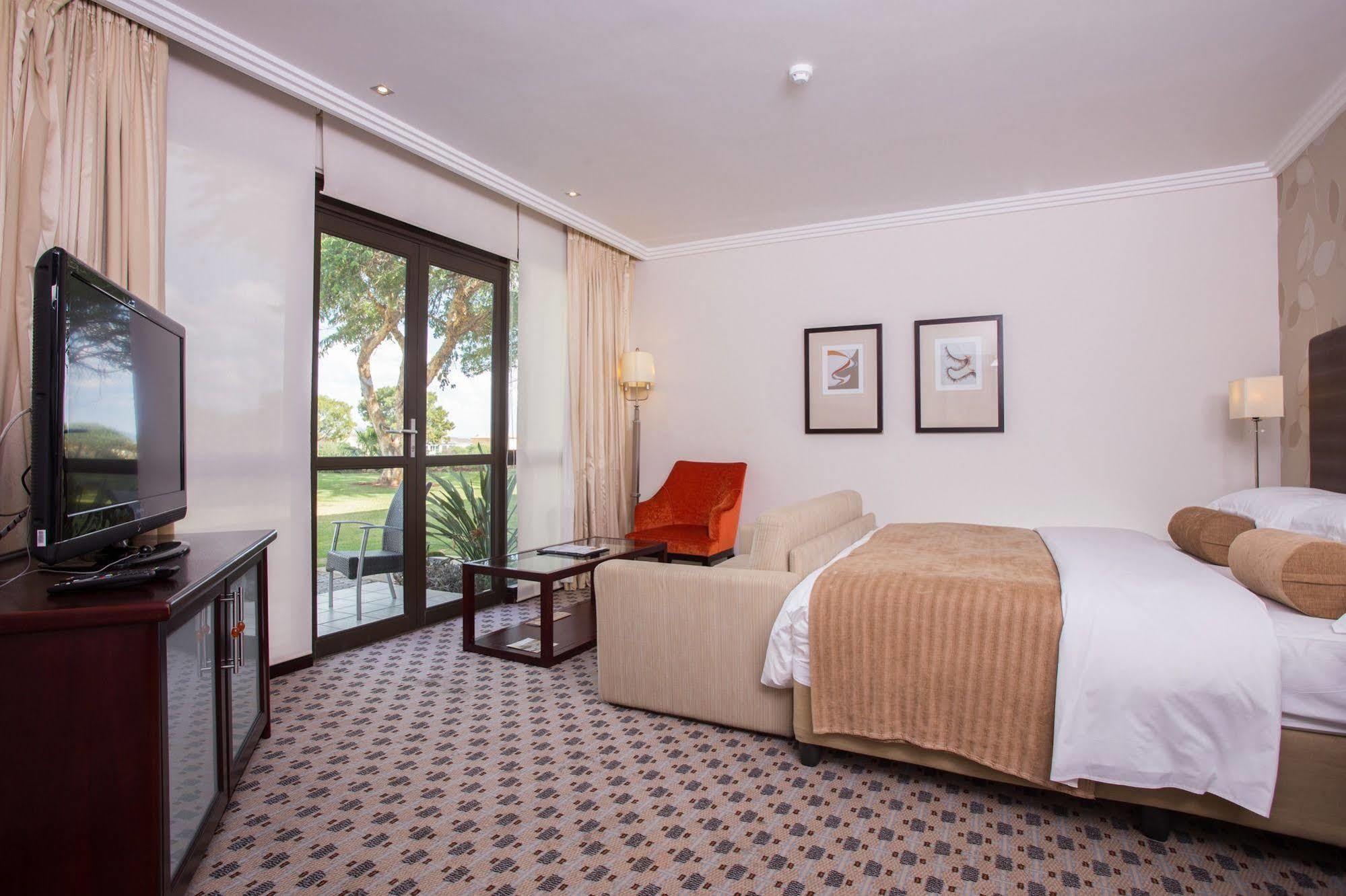 Phakalane Golf Estate Hotel Resort Gaborone Eksteriør billede
